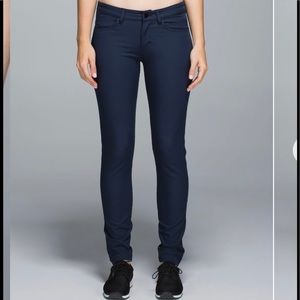 Lululemon NWOT Everday Pant in inkwell size 8